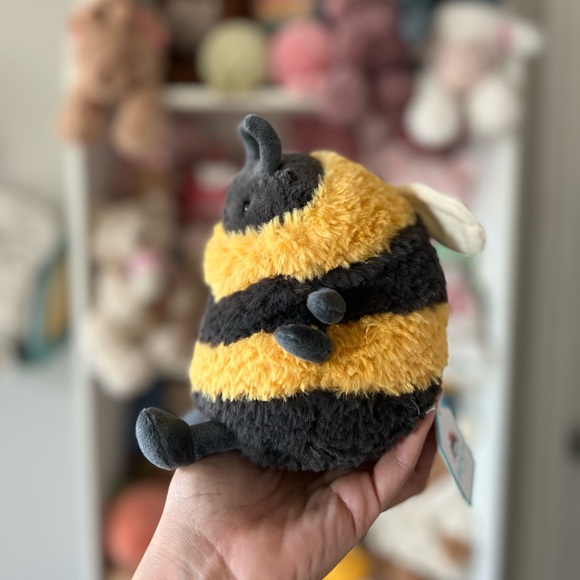 Jellycat Albee Bee - Authentic & BNWT 🐝 LAST ONE AVAILABLE - Picture 3 of 6